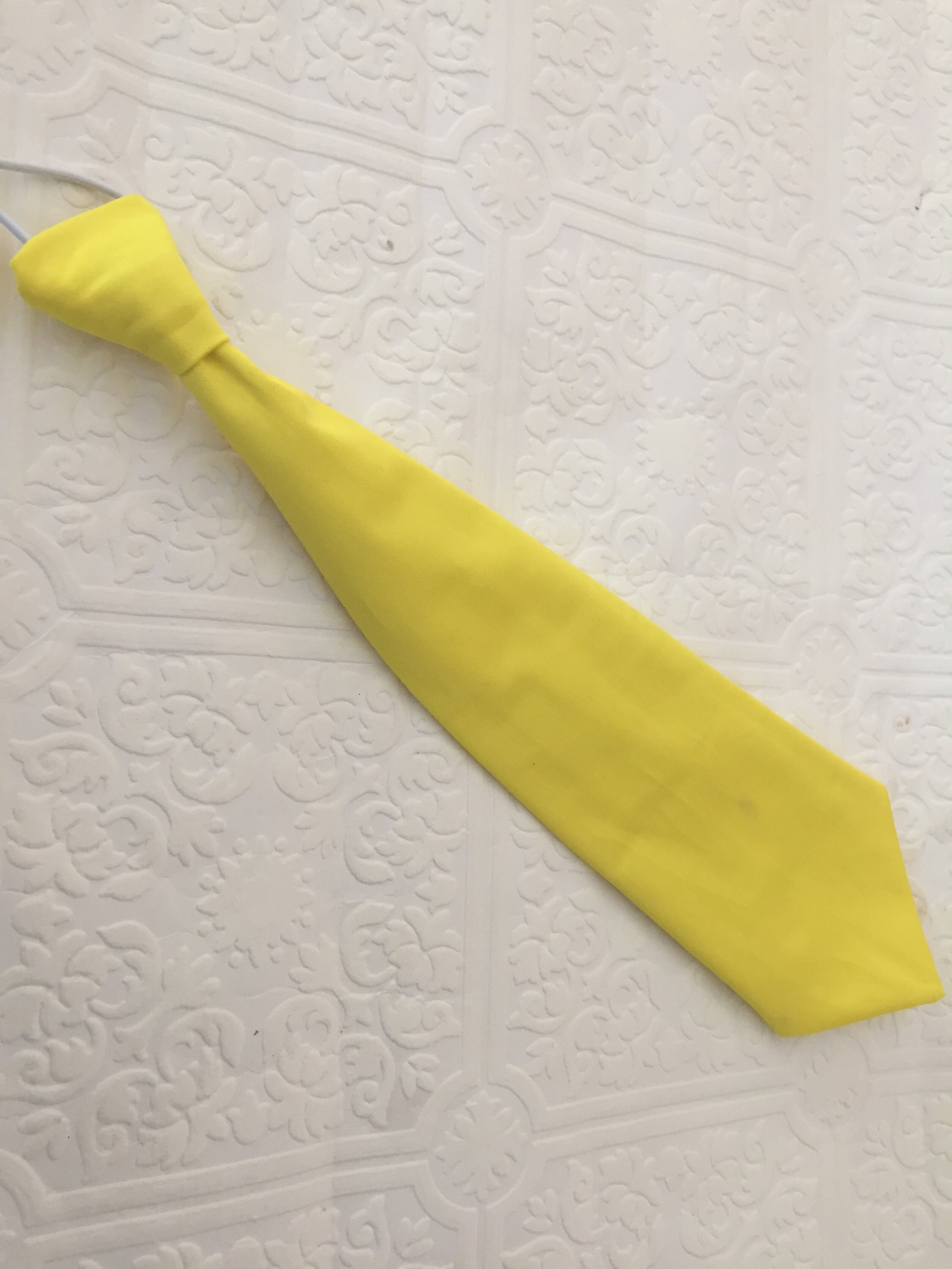 necktie yellow