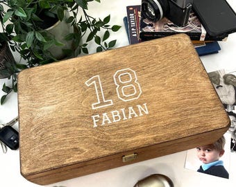 Carved Name & Age Keepsake Box – 18th, 21st, 40th, 50th - Personalised Wooden Keepsake Memory Box – Engraved Birthday Gift for Him or Her