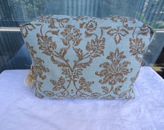 Linen canvas toiletry bag, blue green, arabesque print, coated canvas lining, stylish!