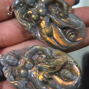 28g TW 2 Pcs Labradorite Carved Mermaid Necklaces C2763
