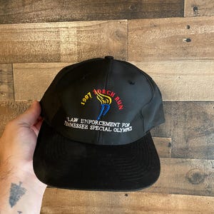Gorra snapback de la Carrera de la Antorcha de 1997, vintage de las fuerzas del orden para las Olimpiadas Especiales de Tennessee