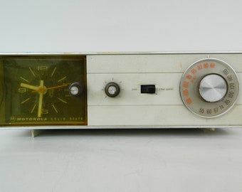 Antique Radio Alarm Clock,Vintage Home Decor 60's, Vintage Working Radio Alarm,Vintage AM Tube Radio Alarm Clock ,Motorola Rare 1960's