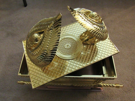Holy Land Market Arca Dell'Alleanza Placcata Oro, Replica Grande Con Scheda Storica, 28 Cm
