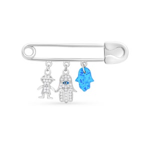 PERSONALIZED Silber 925 und Swarovski Stein Evil Eye BABY BOY Sicherheitsnadel & Blessing-Karte mit Kabbalah Anhänger: Blue Opal Hamsa, Jungenfigur