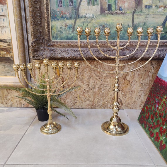 Menorah Smaltata Blu A 7 Rami Con Simboli Delle 12 Tribù - 12x10cm, Decorazione Religiosa - Foto 2