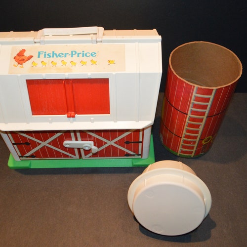 1986 Fisher Price Play Family Farm shops and Silo-Set E