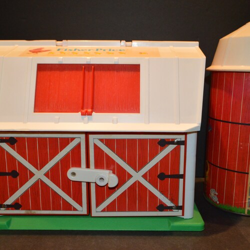 1986 Fisher Price Play Family Farm shops and Silo-Set E