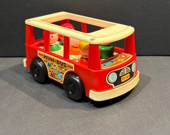 Fisher Price Red and White Mini Bus / Van with Little People Family-Set B