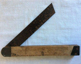 Vintage woodworking tool, a French country pocket try square