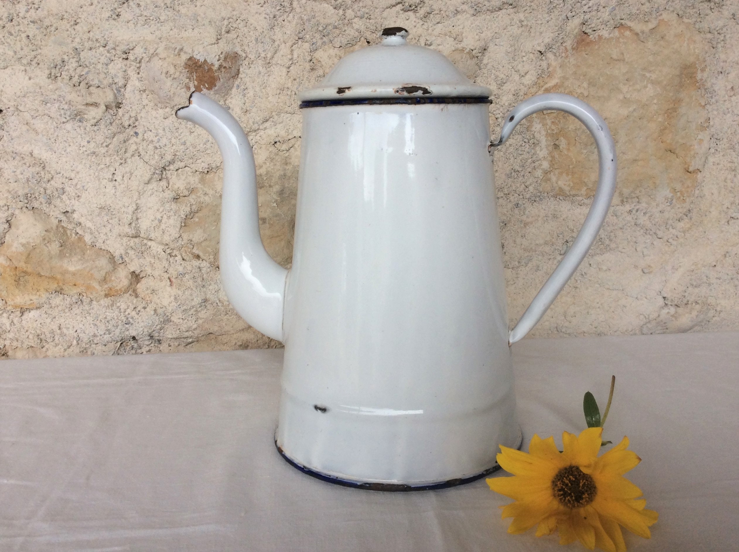 Cafetière Français en Émail, Émail Bleu Vintage et Blanc