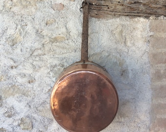 Extra large antique copper saucepan, a 19th century French pan