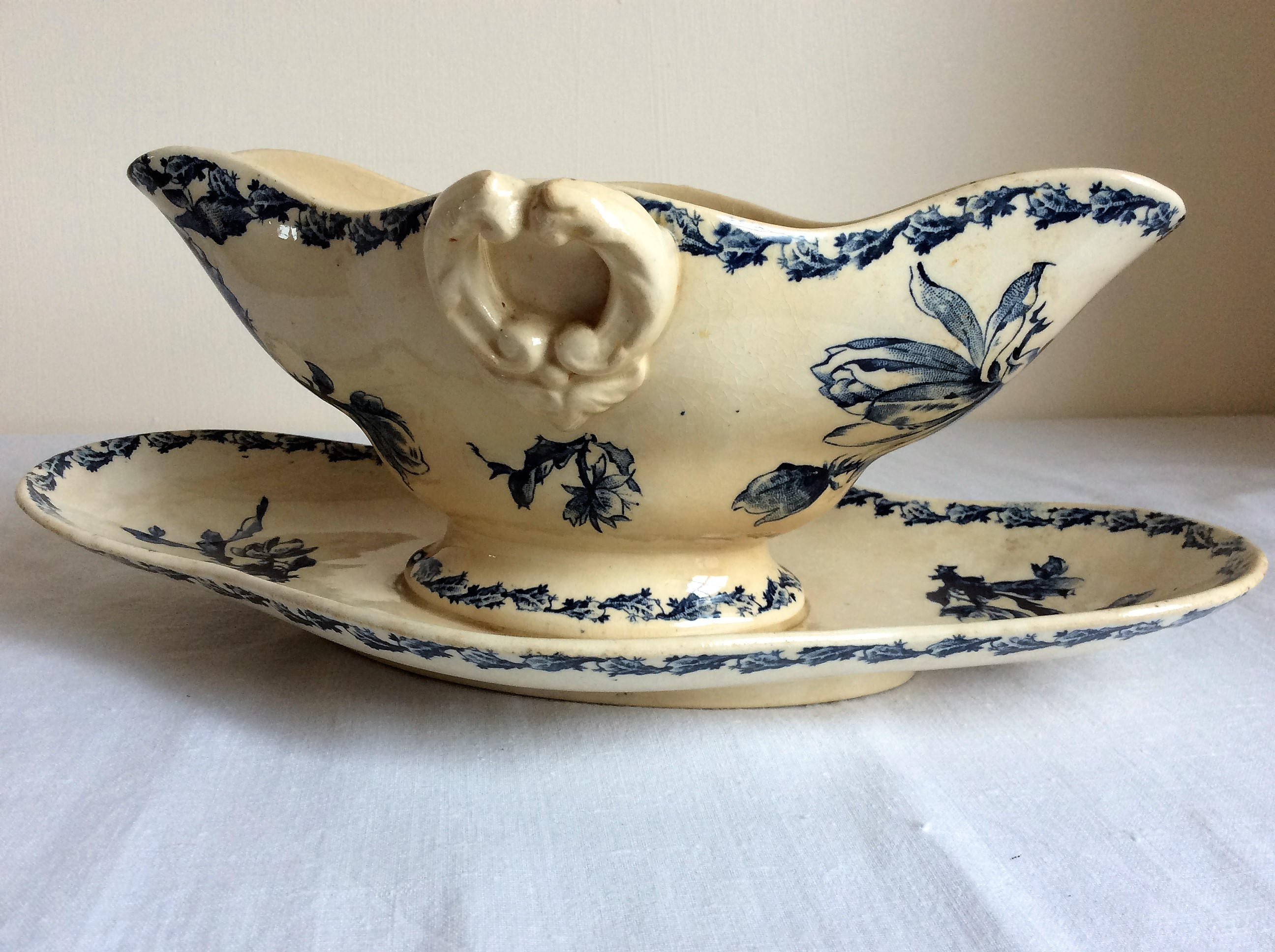 Bateau de Sauce Antique, Un Grand Bateau Français Du 19Ème Siècle