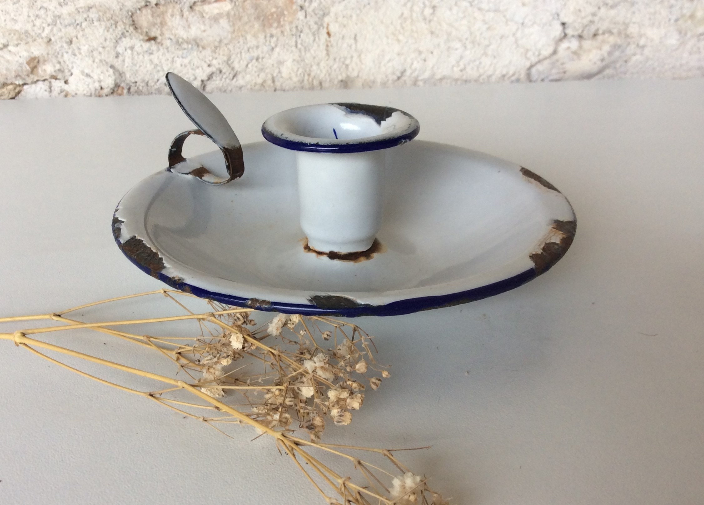 Bougeoir Vintage, Un Bougeoir Bleu et Blanc en Émail Français