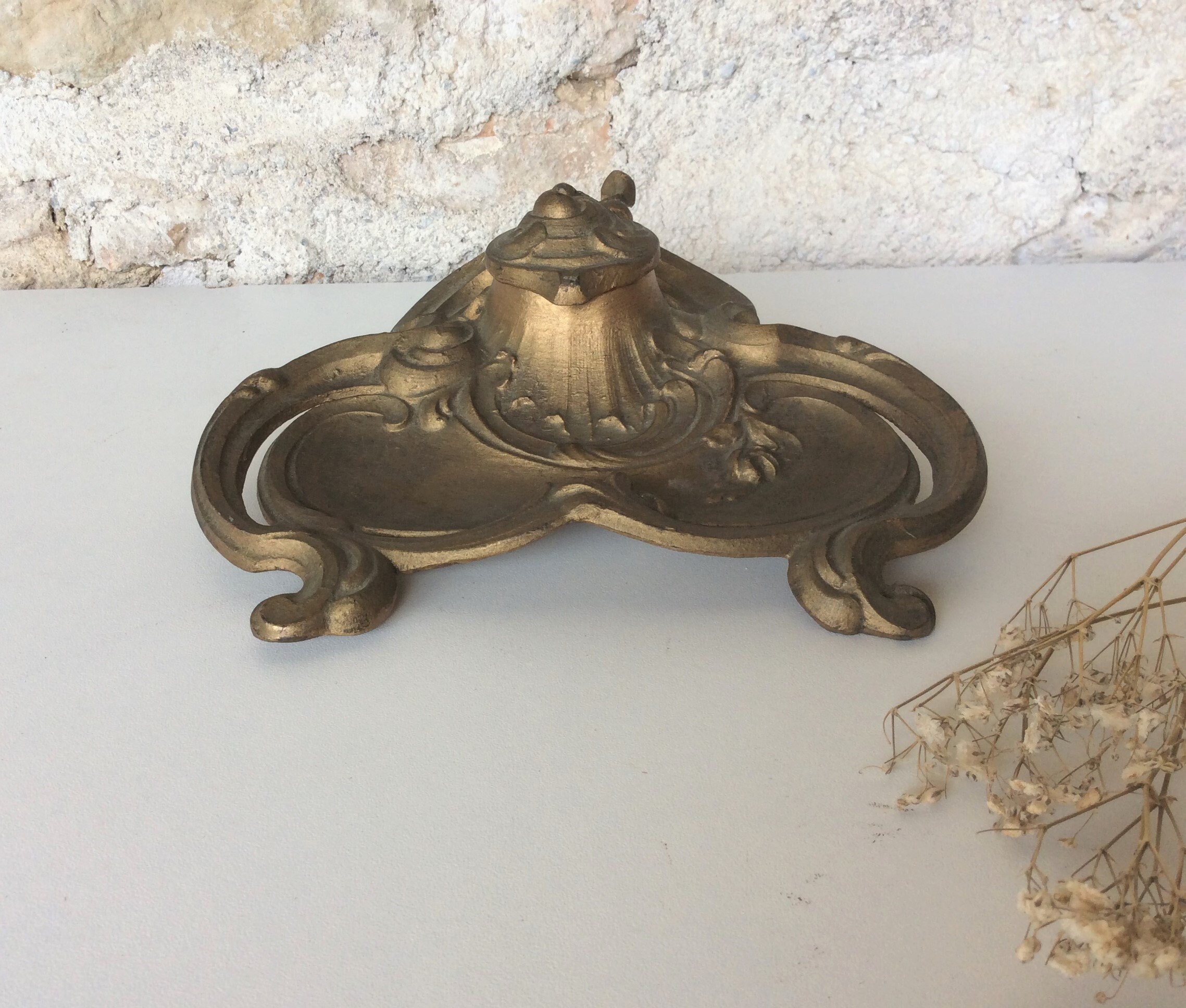 D Français Inkwell Vintage, Un Accessoire de Bureau Spelter Doré