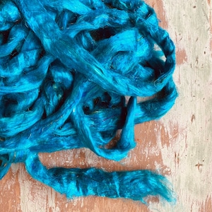 BLUE LAGOON Sari Silk Roving for Spinning, Felting, Art Batts, Silky Turquoise Blue Fiber