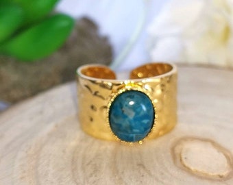 Bague réglable dorée à l'or fin avec un cabochon en pierre semi-précieuse agathe crazy blue