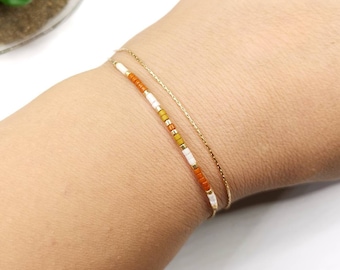 Bracelet double ultra fin minimaliste plaque or gold filled 14k et perles Miyuki jaunes, rouge brique terracotta et blanches nacrées