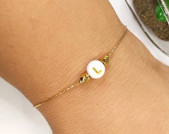 Bracelet chaîne serpent ultra fin minimaliste plaque or gold filled 14k avec initiale lettre blanche et dorée au choix