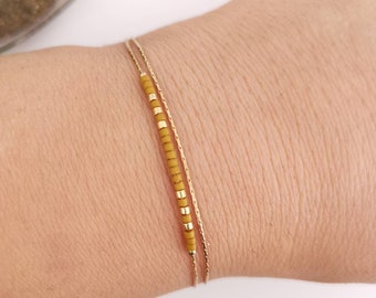 Bracelet double ultra fin minimaliste plaque or gold filled 14k et perles Miyuki jaune moutarde