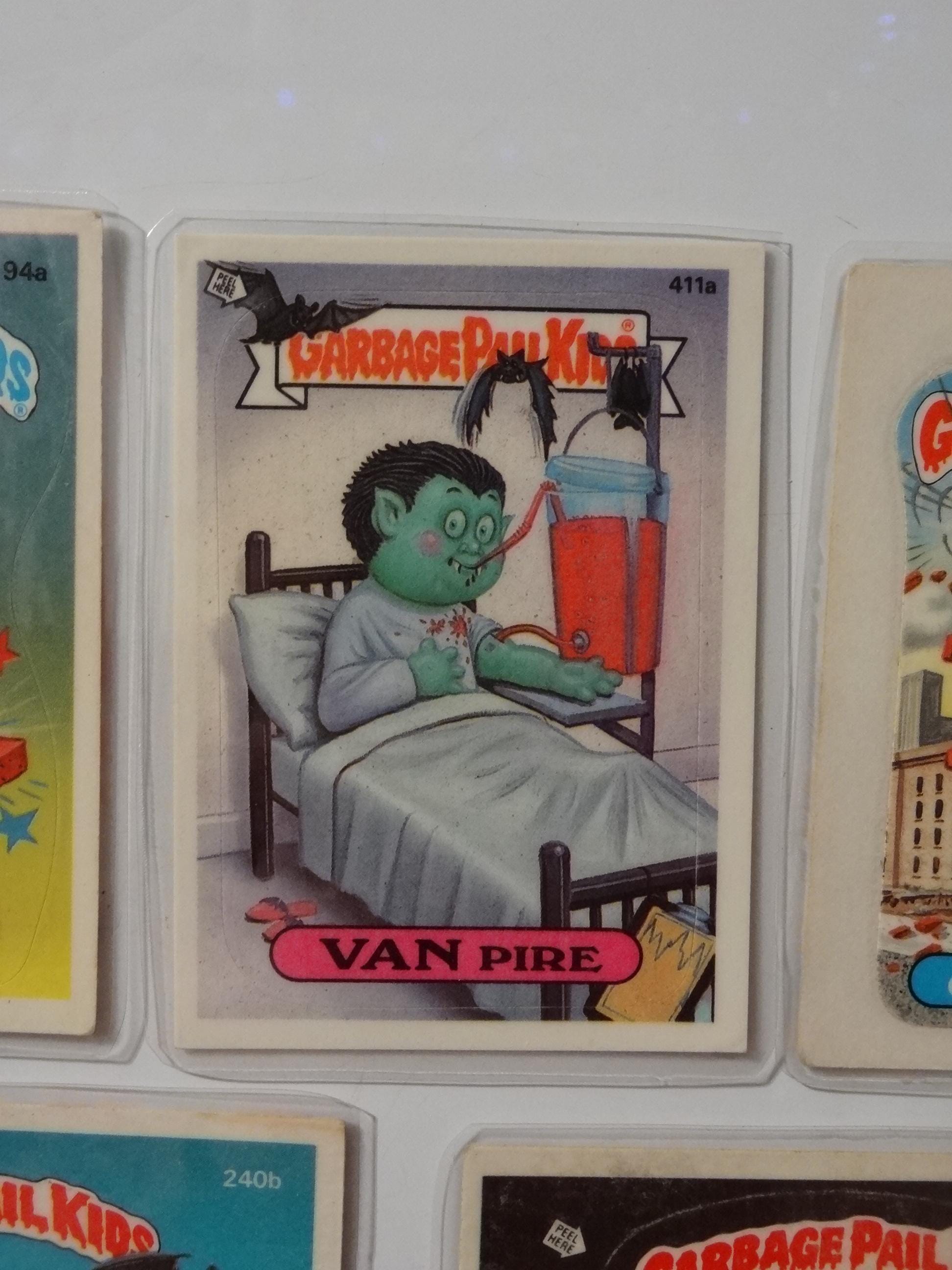 Garbage Pail Kids Magnets (set of 5) Bruised Lee, Van Pire, Condo Minnie, Dinah Saur, Eve Droppin - Thumbnail 4