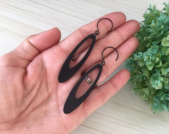 Black Oval Earring, Minimalist Mom Gift, Light Earring, Black Settings, 3 Inches Earrings, Wood Cutting, Long Earrings, Tight Jewelry, Gift