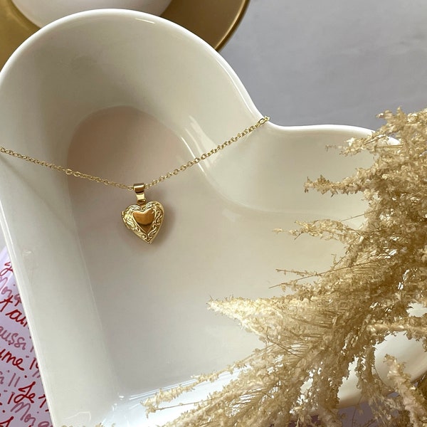 Medallón pequeño en forma de corazón, regalo para novia, cadena delicada, colgante con foto de recuerdo, collar de amor, corazón chapado en oro de 18 k