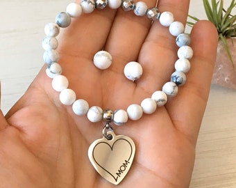 Mothers Day Gift, Mom Heart Bracelet, Howlite Stud 8mm, Engraved Charm, Mother Bracelet, Stone Calm, White and Gray Duo, Hematite Beads, Zen