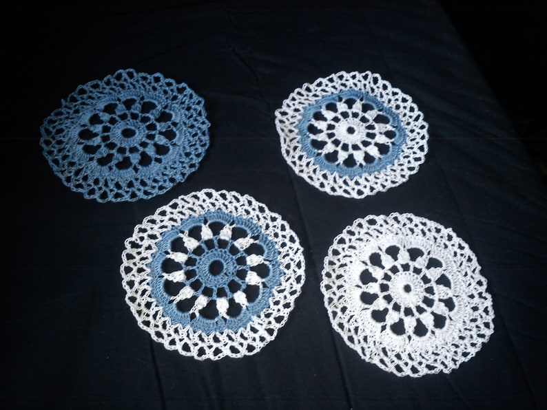 10 colorful crochet doilies image 4