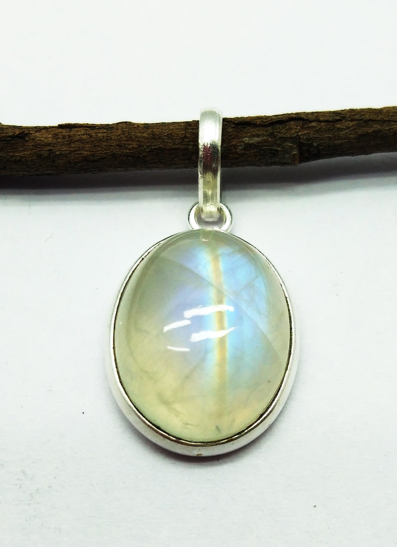 PN29 Very High Quality Stylish Natural Blue Fire Rainbow Moonstone Silver Plated Pendant 19x15x8 mm Oval /& Smooth weight in 20.9 ct