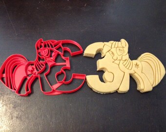 Peppa Pig Silhouette Cookie Cutter holding the number 3 Celebrate their 3rd year! Great for your kid/'s third birthday party