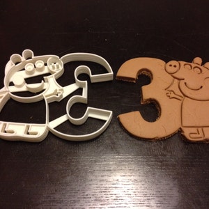 Peppa Pig Cookie Cutter mit der Zahl 3. Groß für die dritte Geburtstagsparty Ihres Kindes. Feiern Sie ihr drittes Jahr mit benutzerdefinierten Keksen!