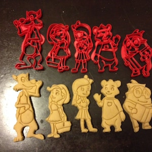 Goldie and Bear Cookie Cutters. Includes Humpty Dumpty, Big Bad Wolf, Red Riding Hood, and Goldie and Bear. Great for birthday parties!
