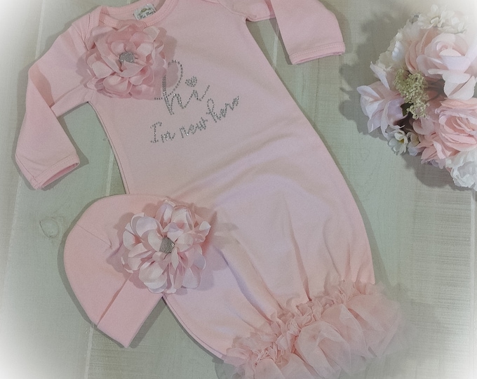 Newborn Girl Coming Home Gown, Hi I'm New Here Take Home Outfit, Baby Girl Shower Gift, Newborn Girl Layette
