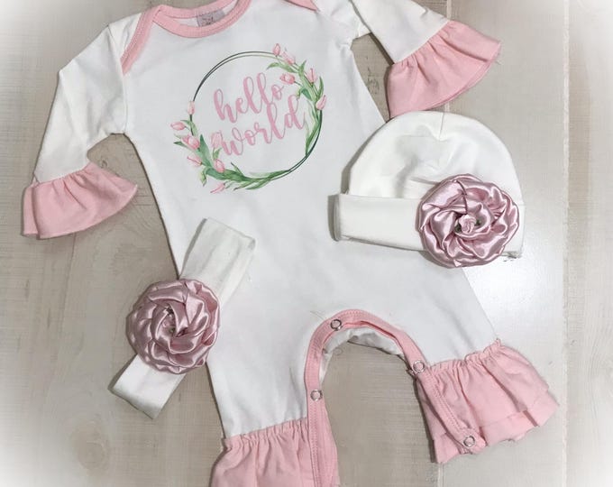 Hello World Baby Romper, Coming Home Outfit, Newborn announcement outfit, Baby Shower Gift