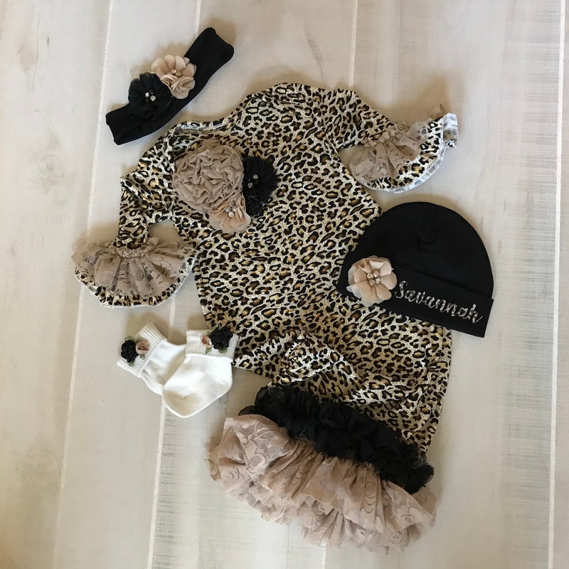 Leopard newborn girl six-pieces giftset