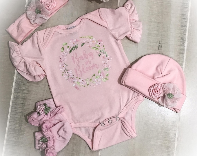 Personalized Baby Outfit, Baby in Bloom Shower Gift,Newborn Announcement Outfit