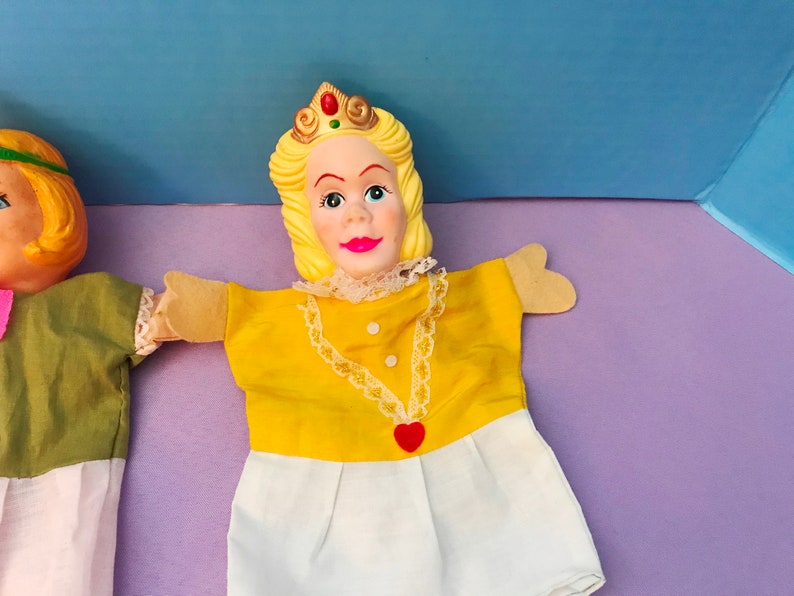 Vintage Lot of 2 Queen Childrens Hand Puppets