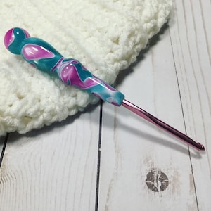 Made to Order Caribbean Cove crochet hook, crochet, crochet hook, ergonomic crochet hook, fiber art, susan bates, boye, clover