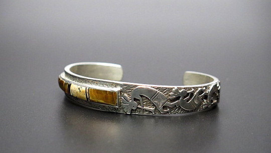Vintage Native American Hand Carved Sterling Silver Cuff Vintage Native American Hand Carved Sterling Silver Cuff