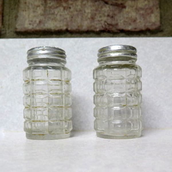 Vintage Anchor Hocking Clear Diner-Style Salt and Pepper Shakers, Pressed Glass Shaker Set, Home Accent, Gift Idea