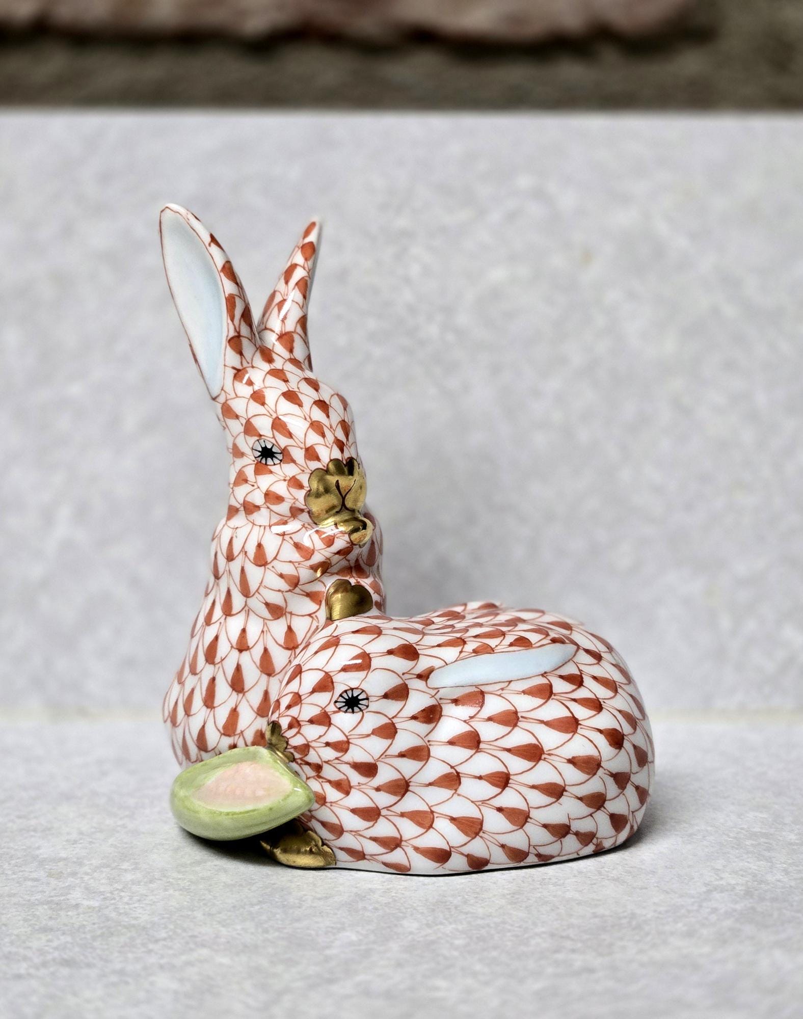Vintage HEREND Figurine Rabbit Pair With Corn 5326, Rust Fishnet