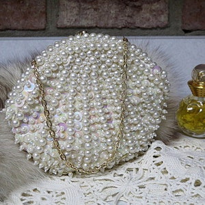 Vintage La Regale White Pearl Beaded Evening Clutch Purse Bag Kiss Lock Gold