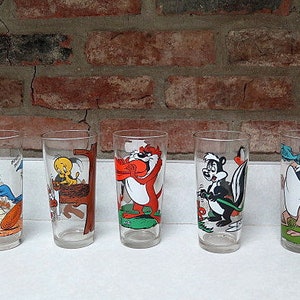 Vintage 1973 Pepsi Cola Collector Series Set of Five Looney Tune Glass Tumblers, Warner Brothers, Inc., Porky Pig, Daffy Duck and Friends