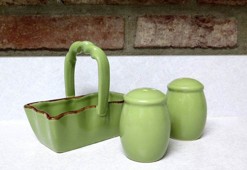 Park Designs Village Collection Salt and Pepper Shaker - Thumbnail 5