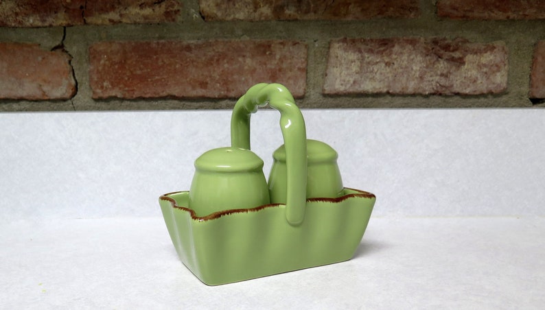 Park Designs Village Collection Salt and Pepper Shaker - Thumbnail 2