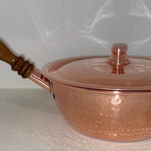 Stockpot with Lid  and Rauli Wood Handle