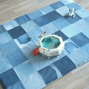 groot gewatteerd vloerkleed patchwork blauw speelkleed boxkleed image 2