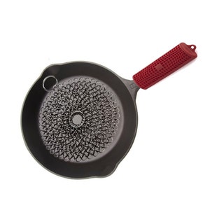 Premium Cast Iron Skillet Cleaner Stainless Steel Chainmail Scrubber Large Circular Wire Metal Pot Cleaner, Made of Rust Proof Chain Mail image 3