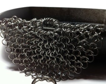 Premium Cast Iron Skillet Cleaner Stainless Steel Chainmail Scrubber Large Circular Wire Metal Pot Cleaner, Made of Rust Proof Chain Mail