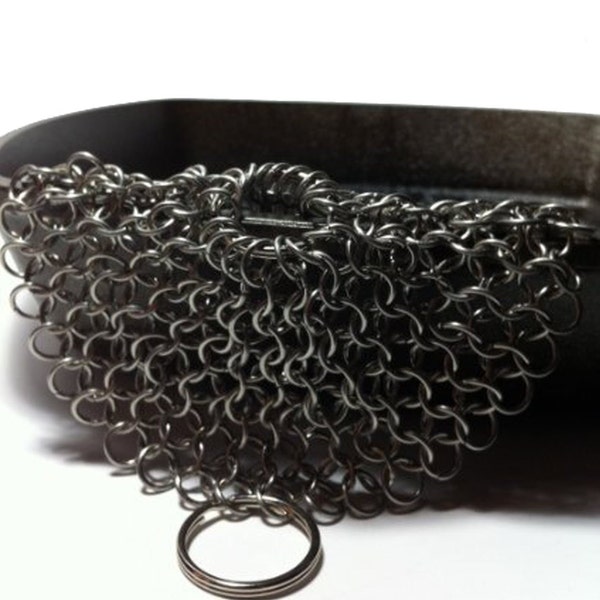 Premium Cast Iron Skillet Cleaner Stainless Steel Chainmail Scrubber Large Circular Wire Metal Pot Cleaner, Made of Rust Proof Chain Mail